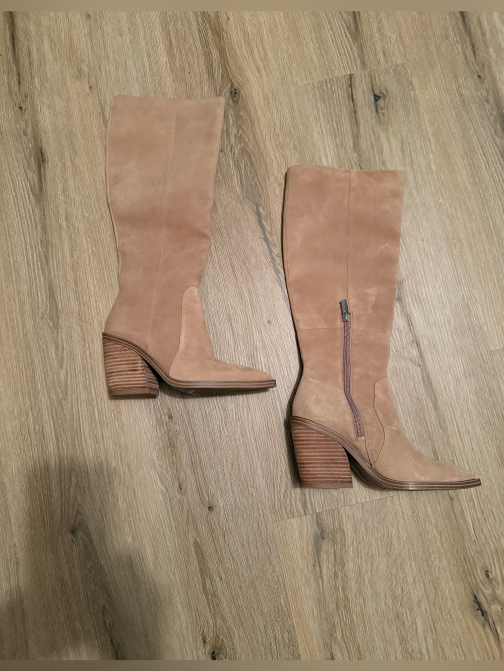 Vince camuto tan boot size 6